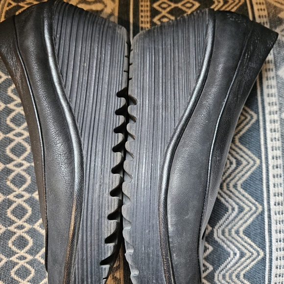 Fly London black leather wedges - Picture 9 of 9